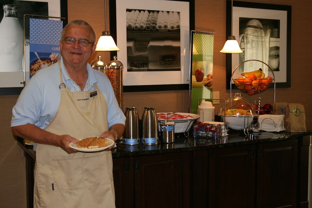 hampton inn and suites wilder