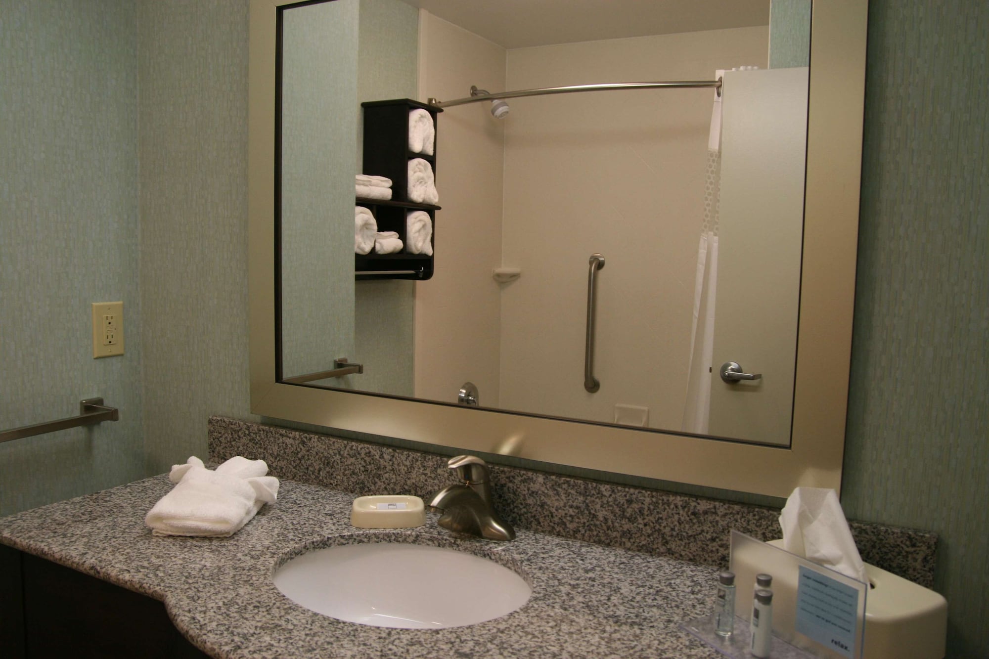 hampton inn and suites wilder