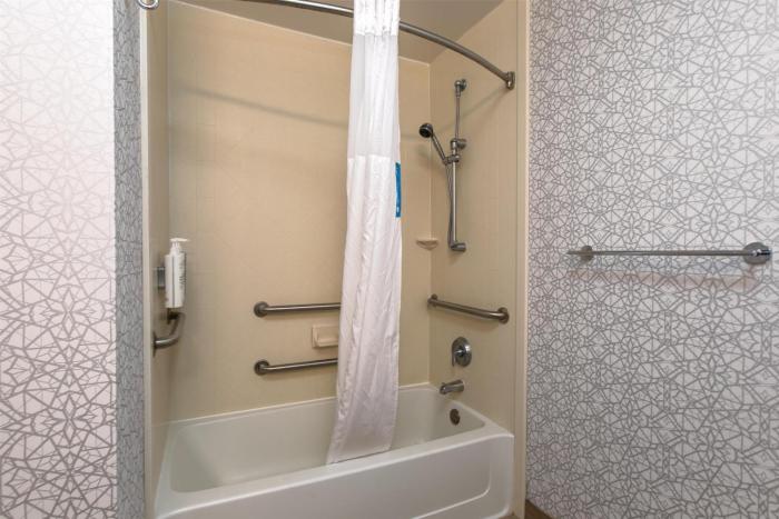 hampton inn and suites wilder
