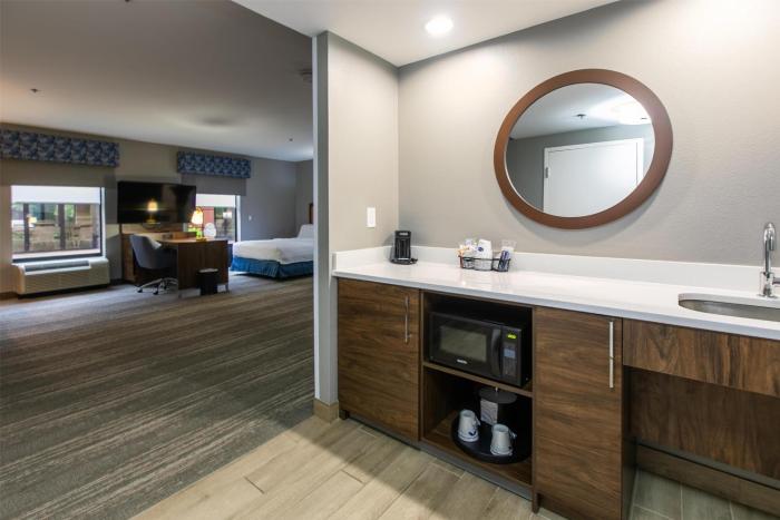 hampton inn and suites wilder