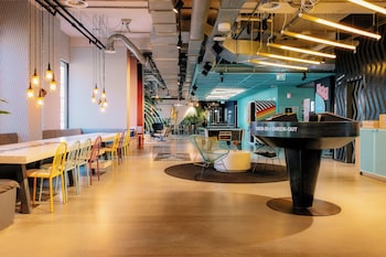 the social hub amsterdam west