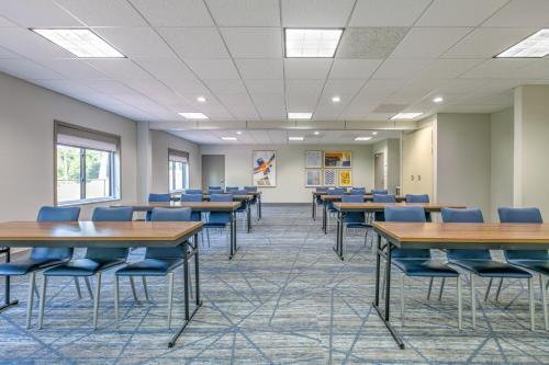 holiday inn express valparaiso by ihg