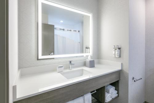 holiday inn express valparaiso by ihg
