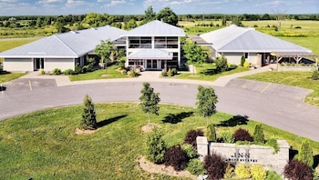 Huff Estates Inn & Winery,Bloomfield>>Belleville,3 star