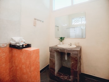 margo utomo hill view resort