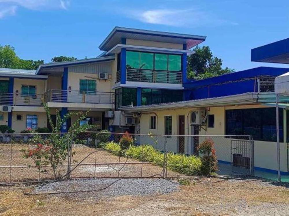 the glasshouse in bohol