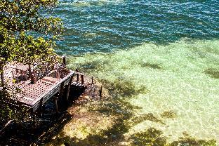 the glasshouse in bohol