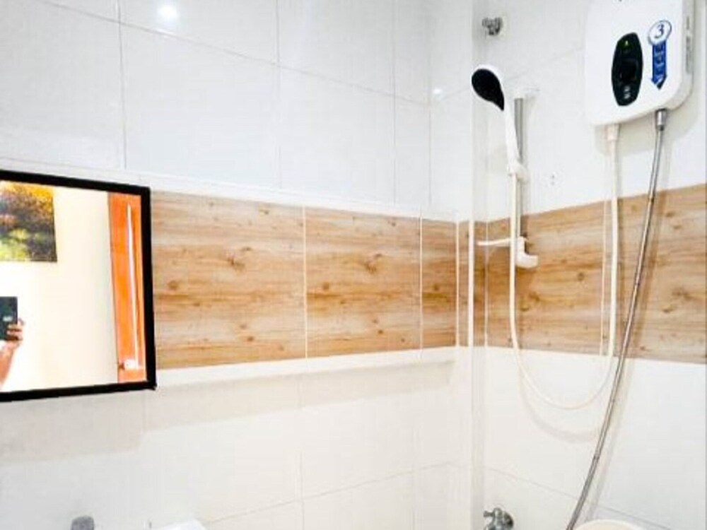 the glasshouse in bohol