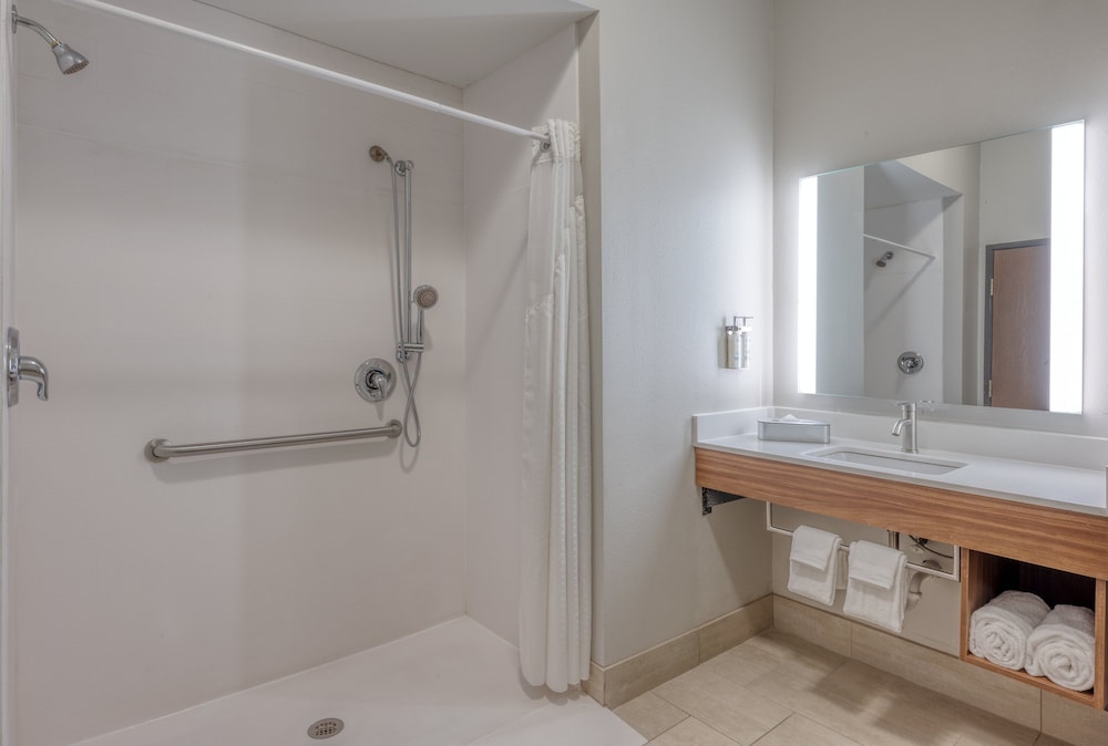 holiday inn express and suites thornburg s freder