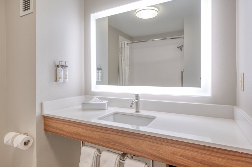 holiday inn express and suites thornburg s freder