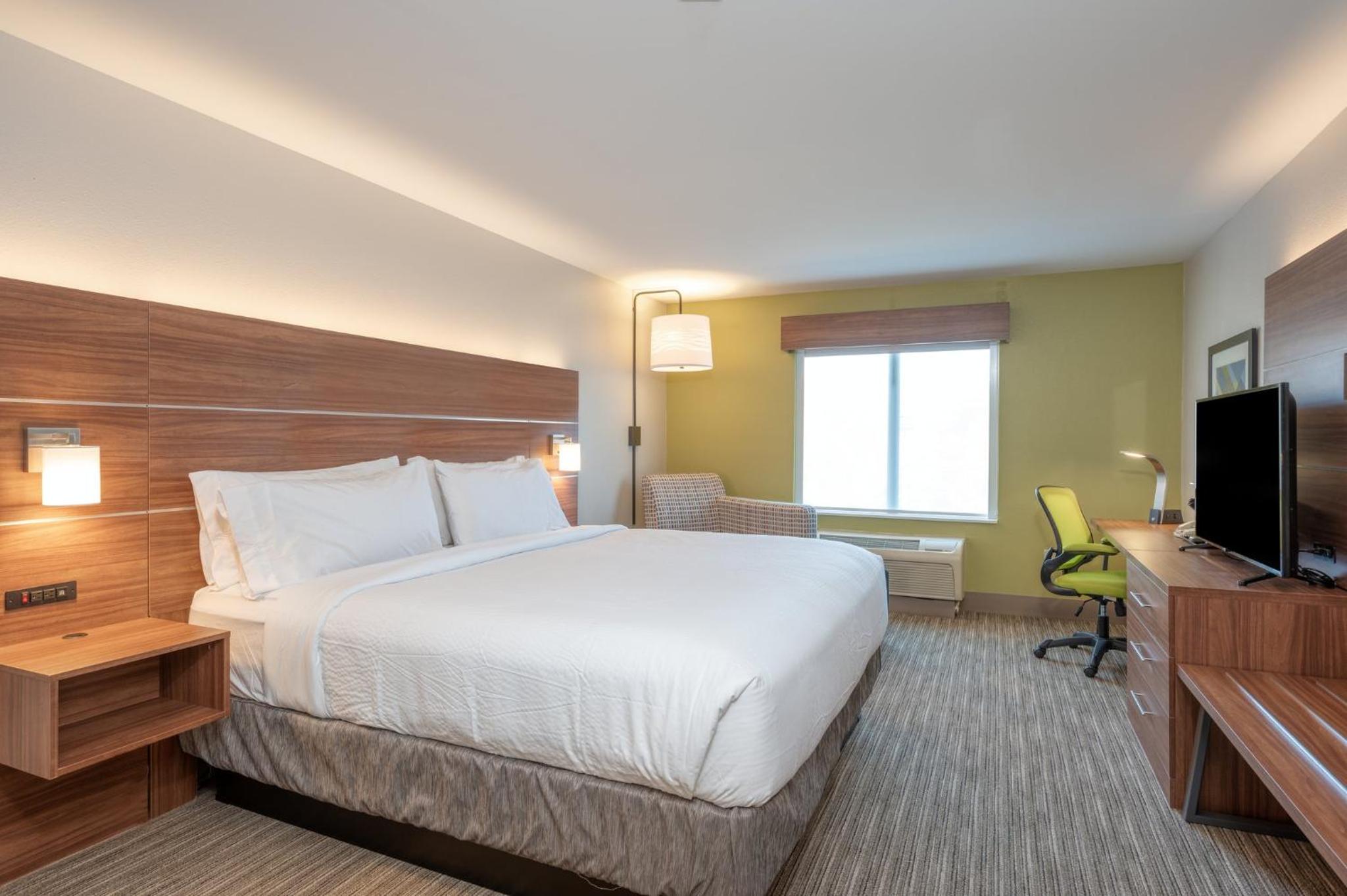 holiday inn express and suites thornburg s freder