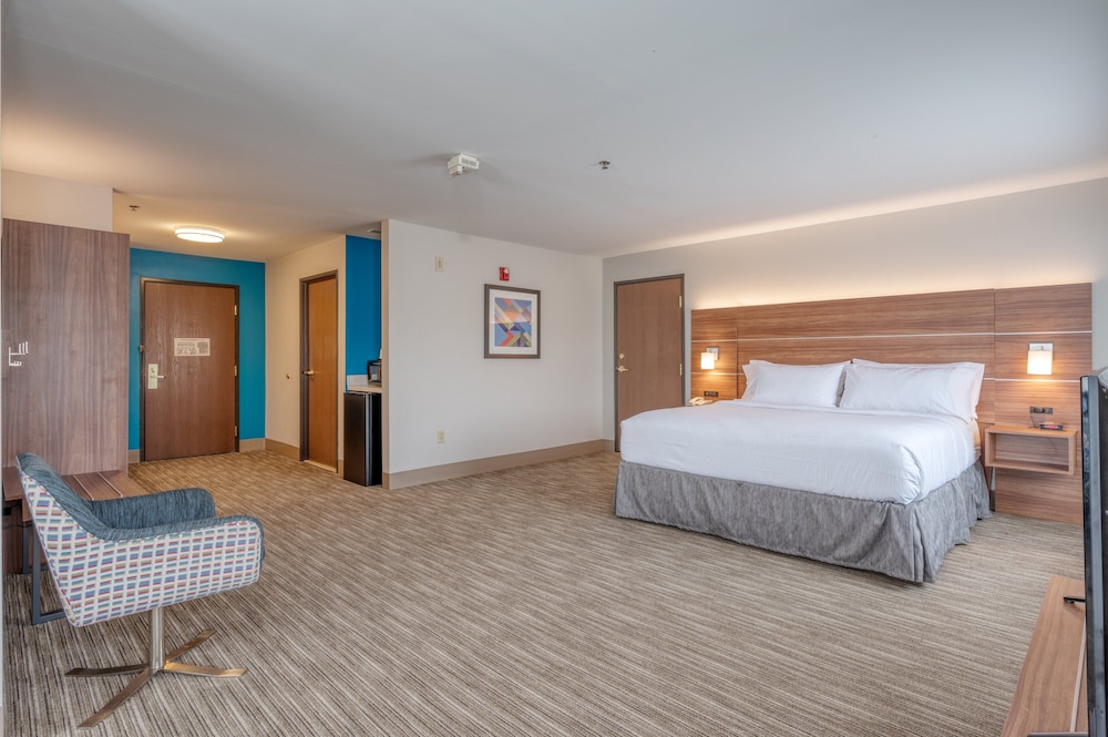holiday inn express and suites thornburg s freder