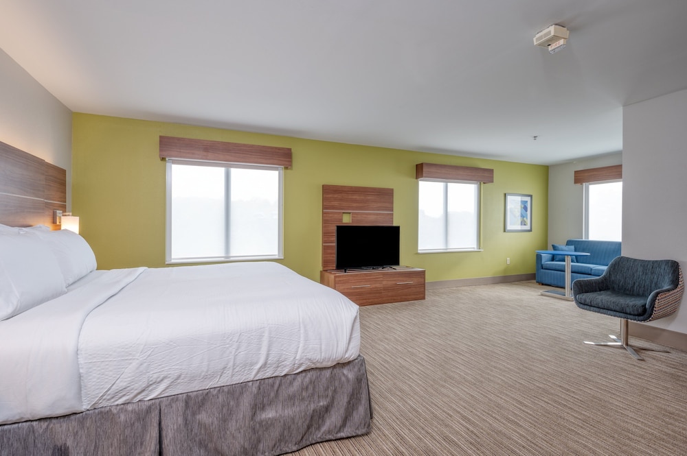 holiday inn express and suites thornburg s freder