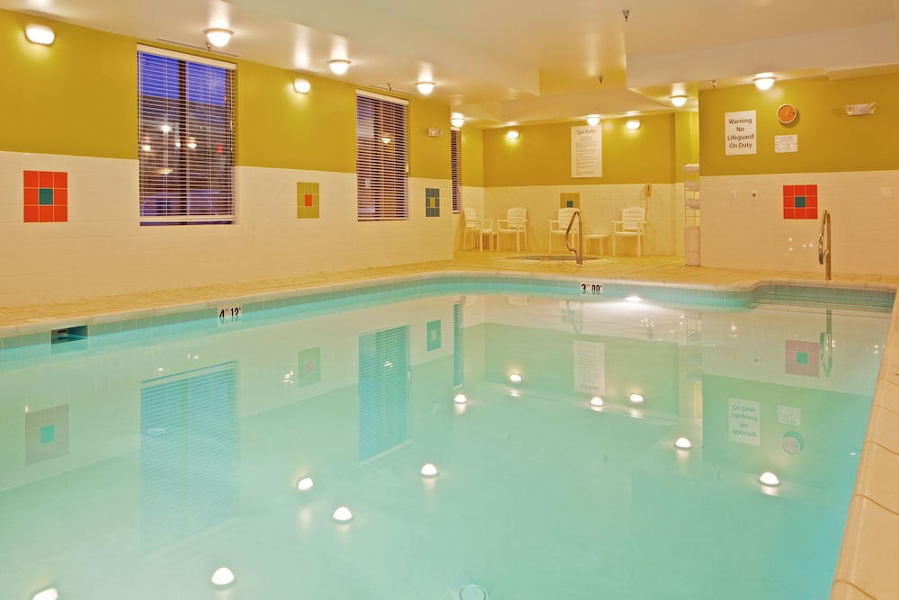 holiday inn express and suites thornburg s freder