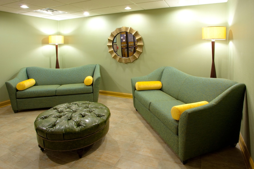 holiday inn express and suites thornburg s freder