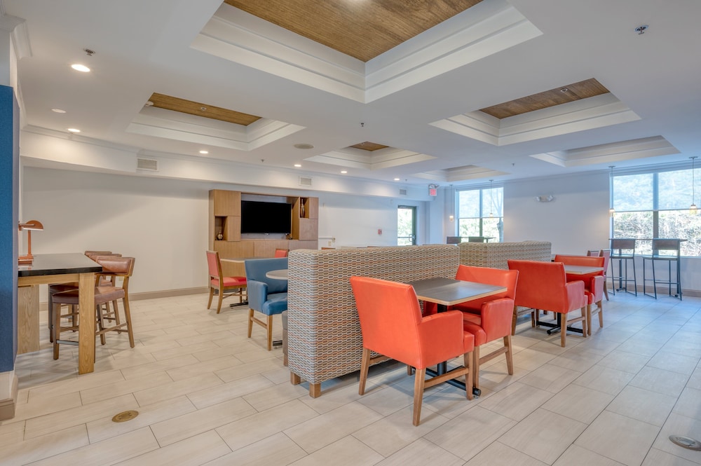 holiday inn express and suites thornburg s freder