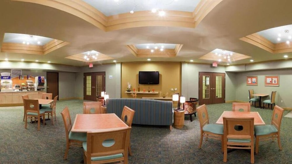 holiday inn express and suites thornburg s freder