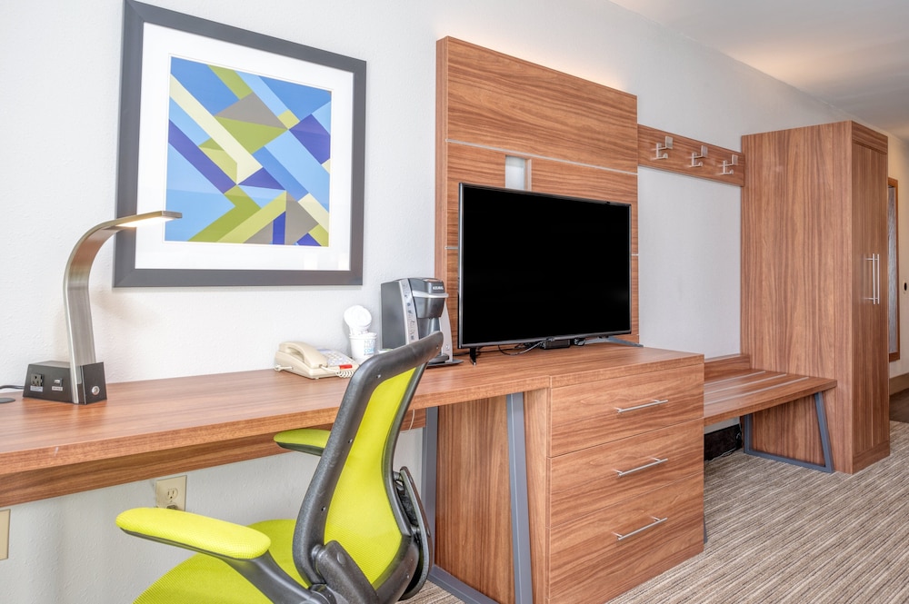 holiday inn express and suites thornburg s freder