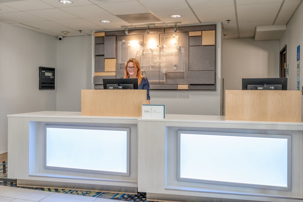 holiday inn express and suites thornburg s freder