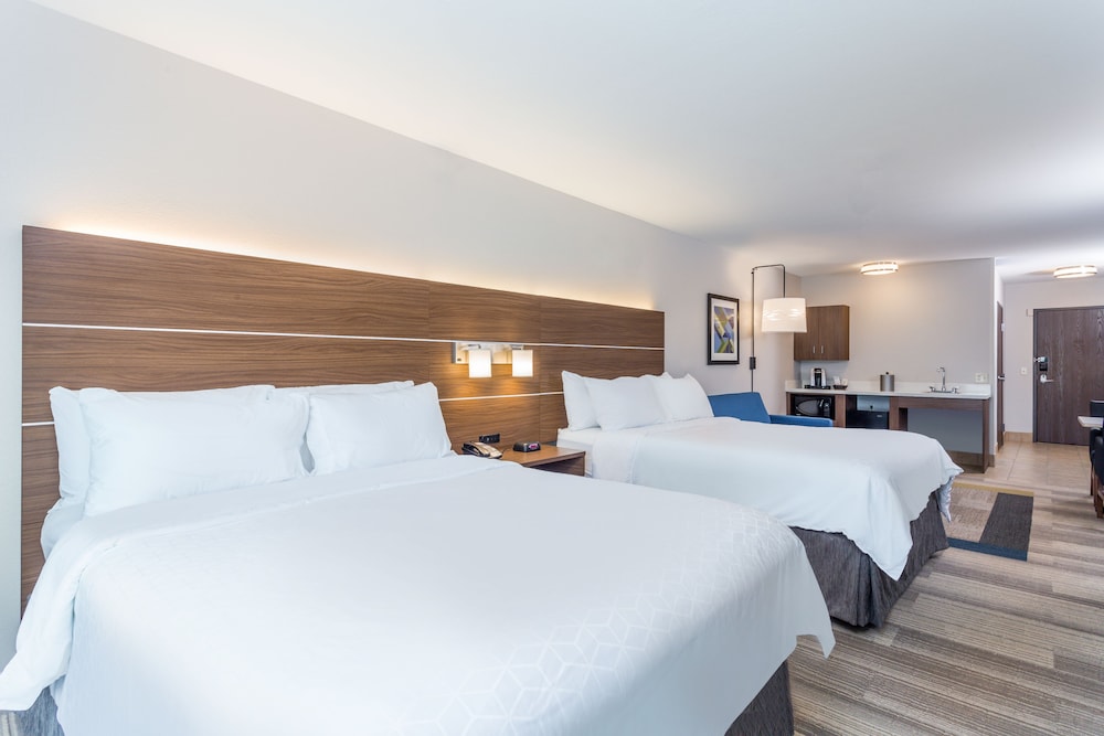 holiday inn express and suites eau claire north by ihg