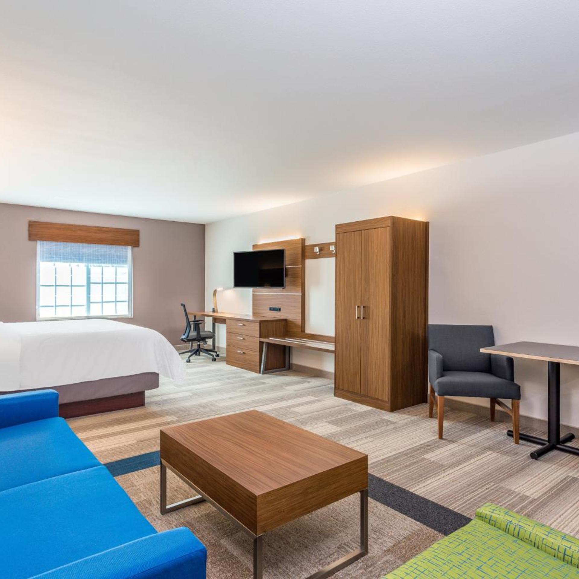holiday inn express and suites eau claire north by ihg