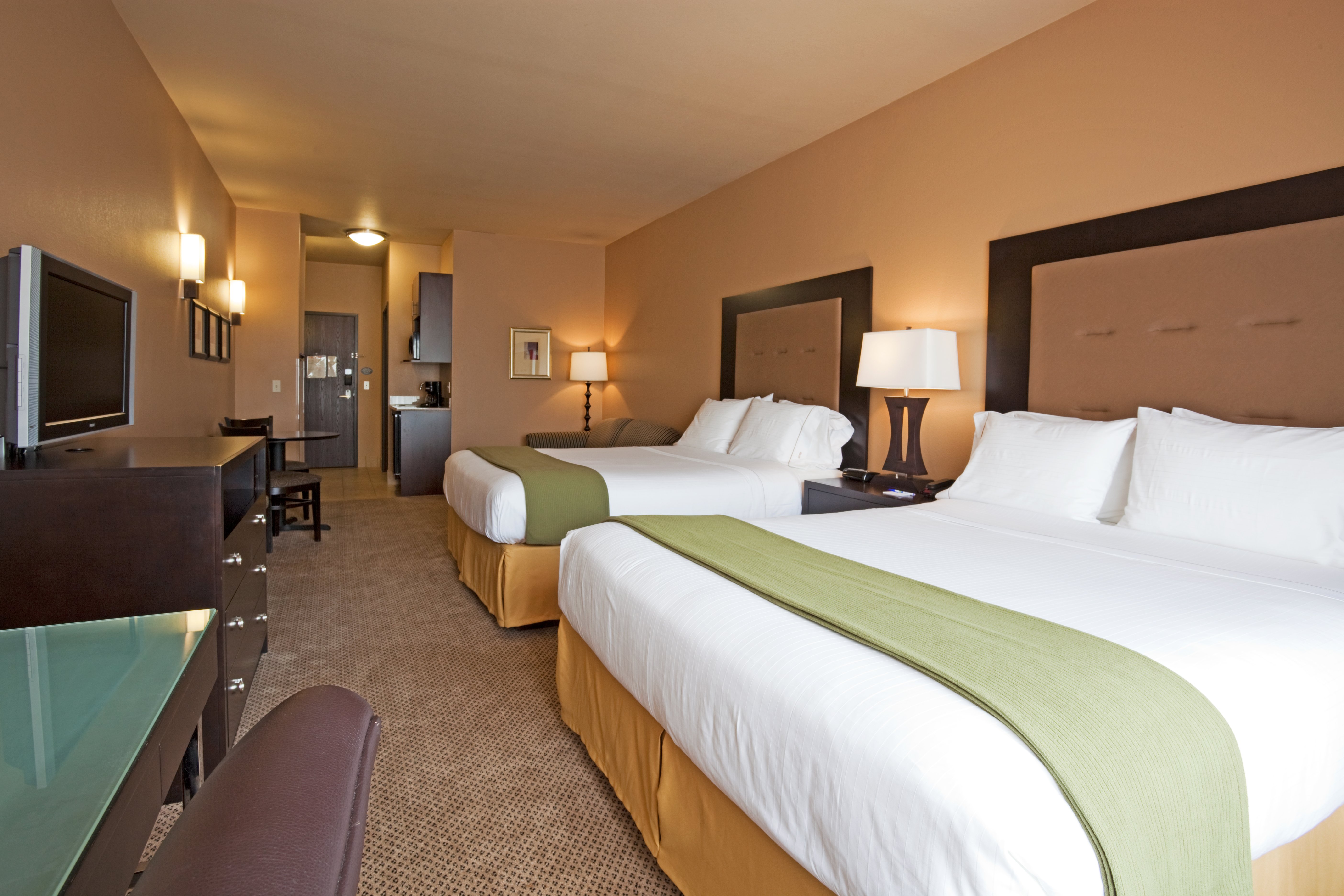 holiday inn express and suites eau claire north by ihg