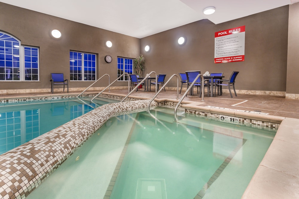 holiday inn express and suites eau claire north by ihg