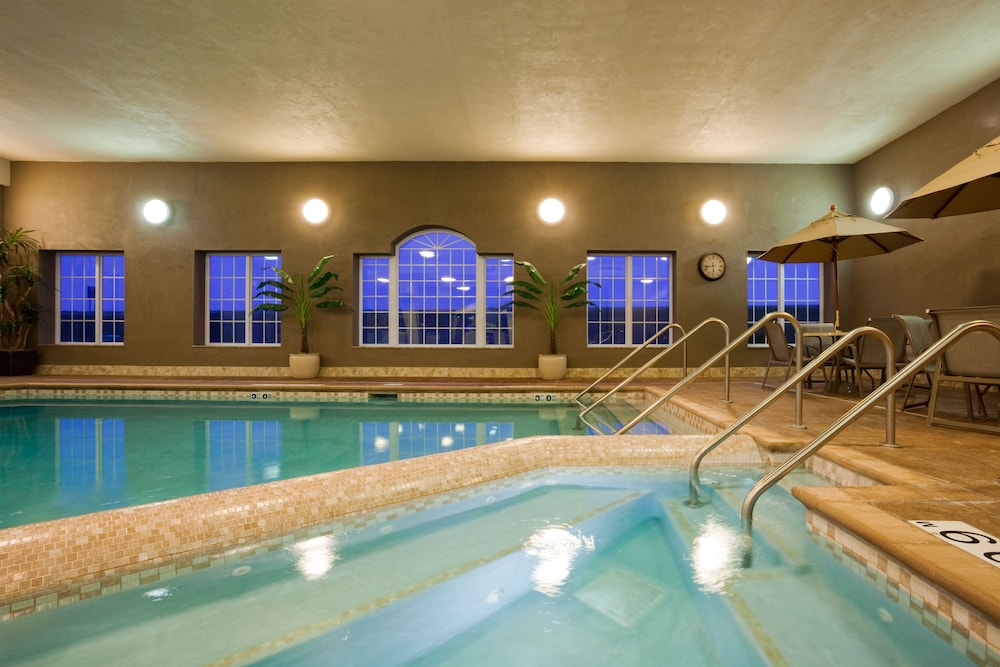 holiday inn express and suites eau claire north by ihg