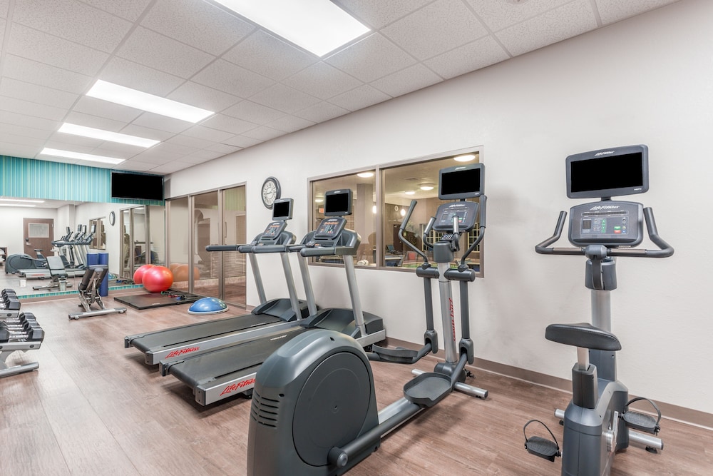 holiday inn express and suites eau claire north by ihg