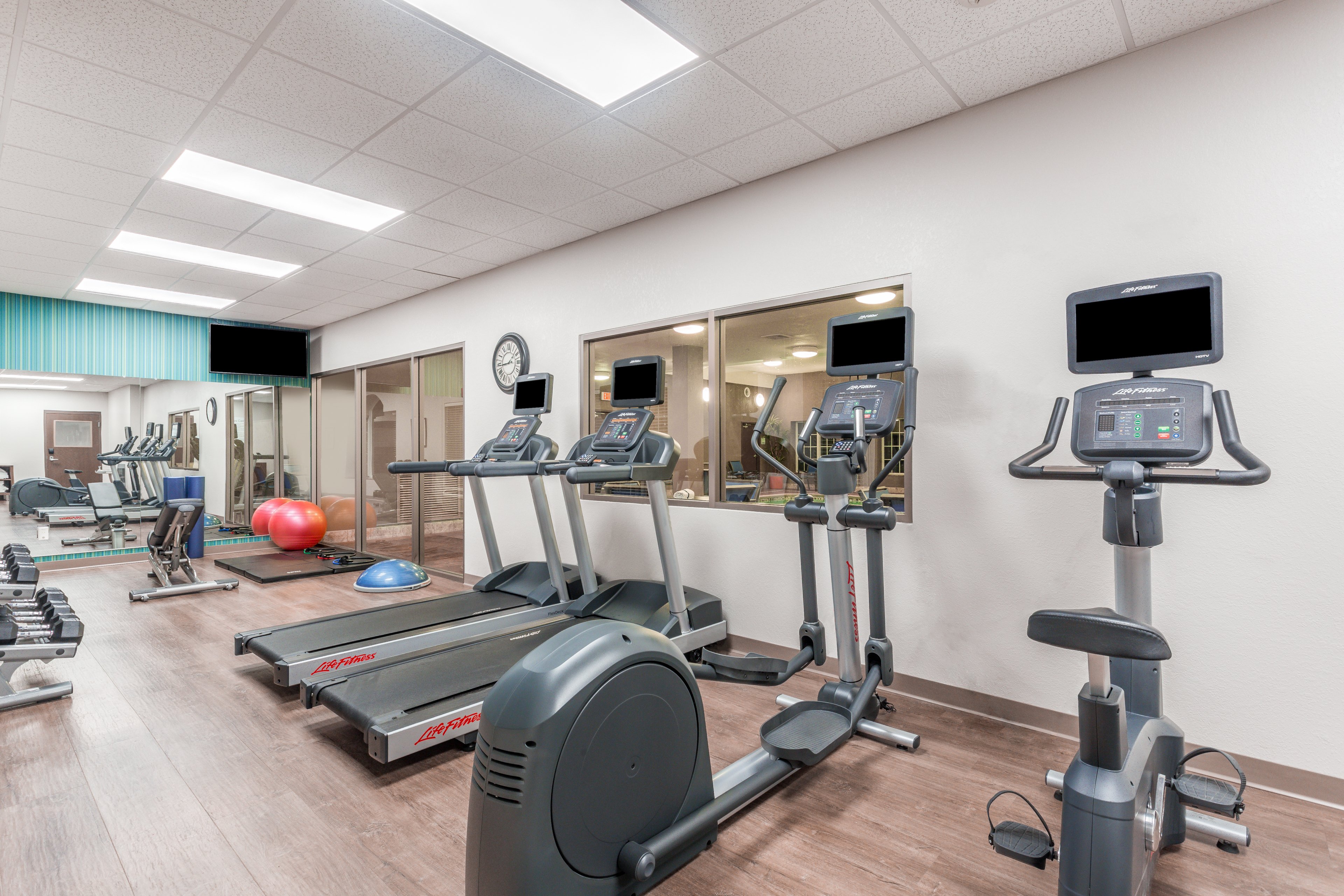 holiday inn express and suites eau claire north by ihg