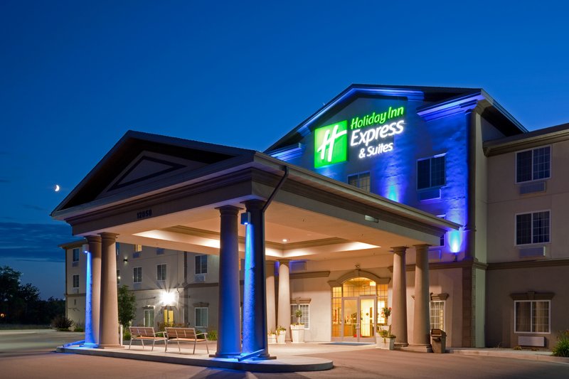 holiday inn express and suites eau claire north by ihg