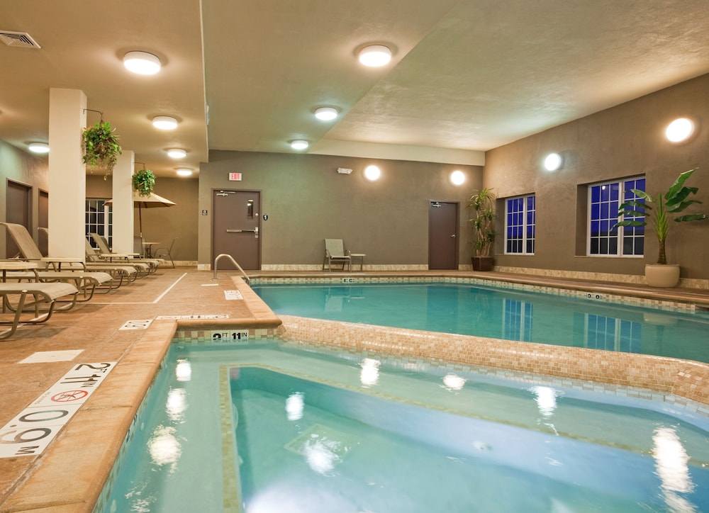 holiday inn express and suites eau claire north by ihg