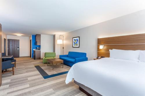 holiday inn express and suites eau claire north by ihg