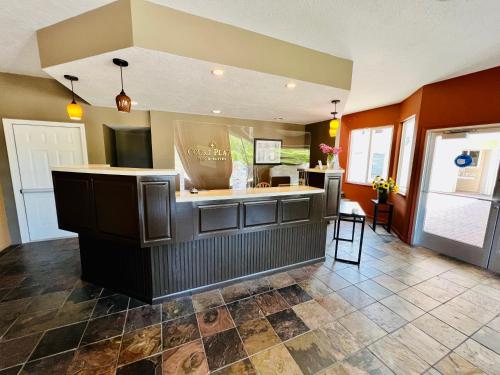 court plaza inn and suites