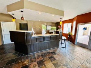 court plaza inn and suites