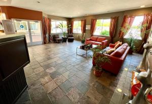 court plaza inn and suites