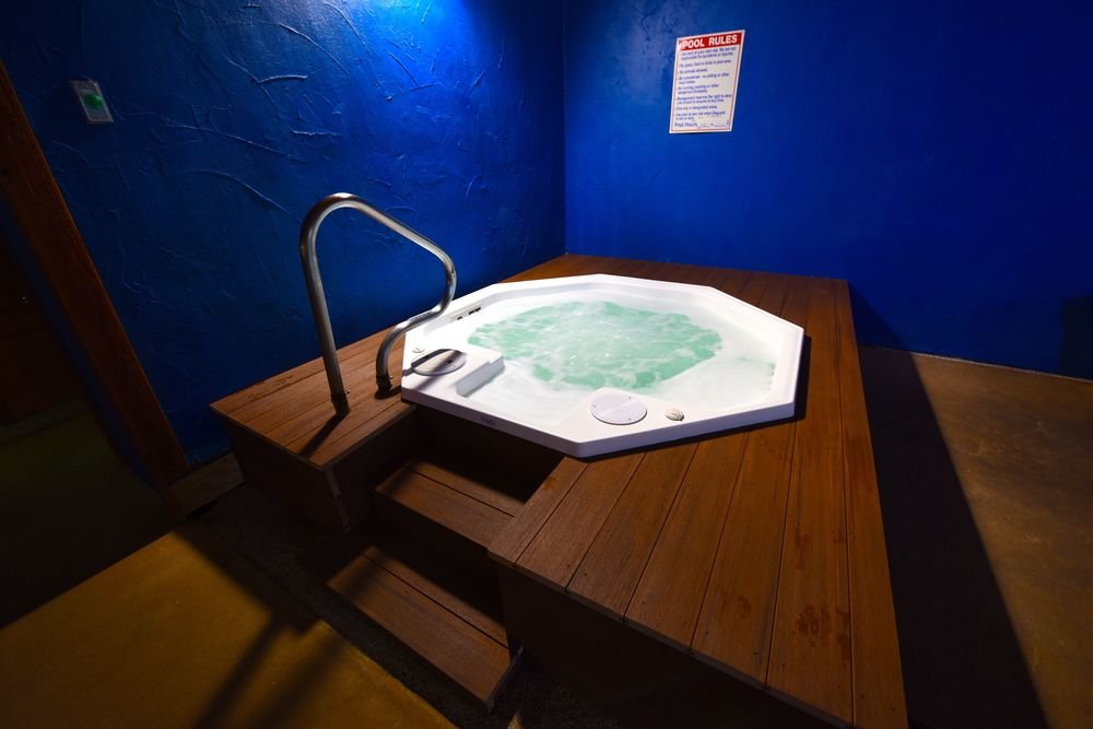 mackinaw beach and bay inn and suites