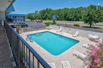 motel 6 russellville ar