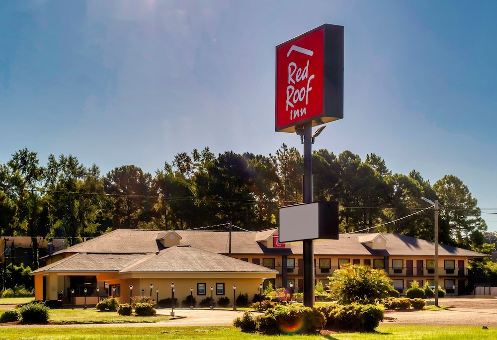 red roof inn columbus ms