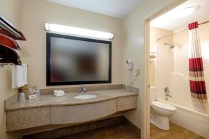 Red Roof Inn Columbus, Ms,Lowndes County>>Columbus,2 star