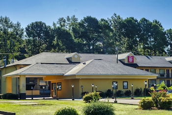 red roof inn columbus ms