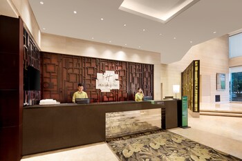 holiday inn chengdu century city east tower