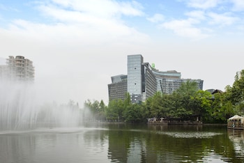 holiday inn chengdu century city east tower