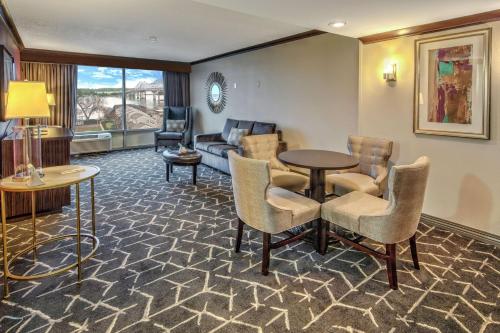 doubletree by hilton hotel decatur riverfront