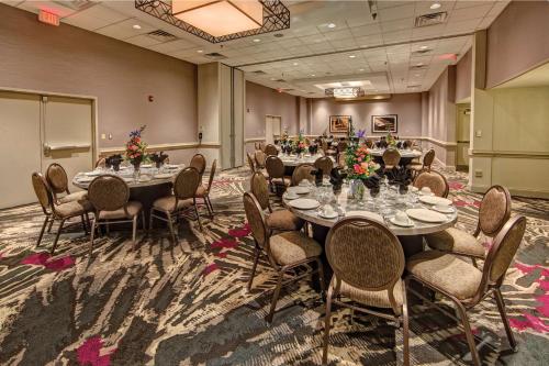 doubletree by hilton hotel decatur riverfront