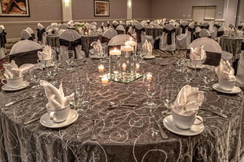 doubletree by hilton hotel decatur riverfront