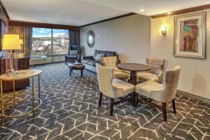 doubletree by hilton hotel decatur riverfront