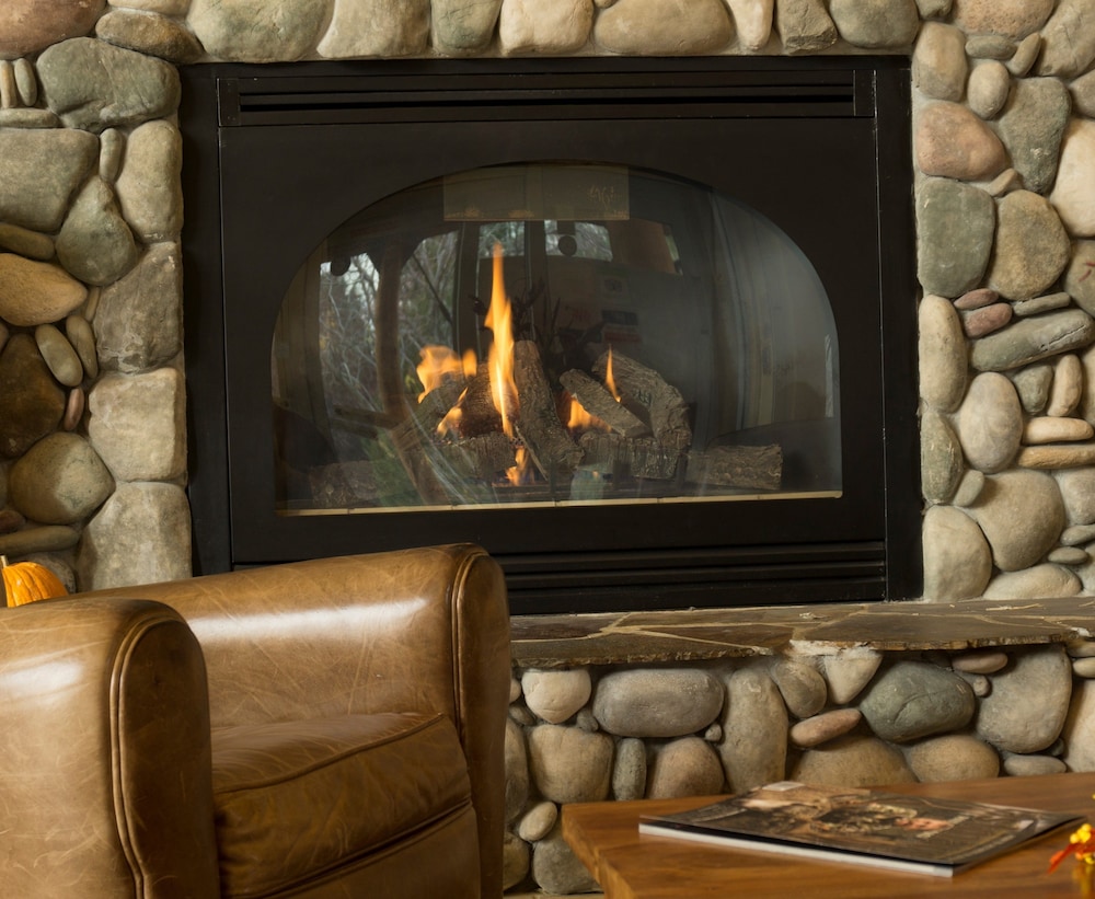 river lodge and grill