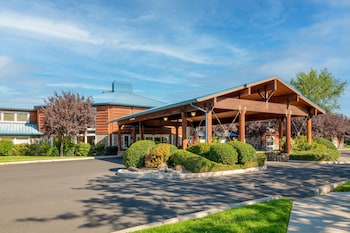 river lodge and grill