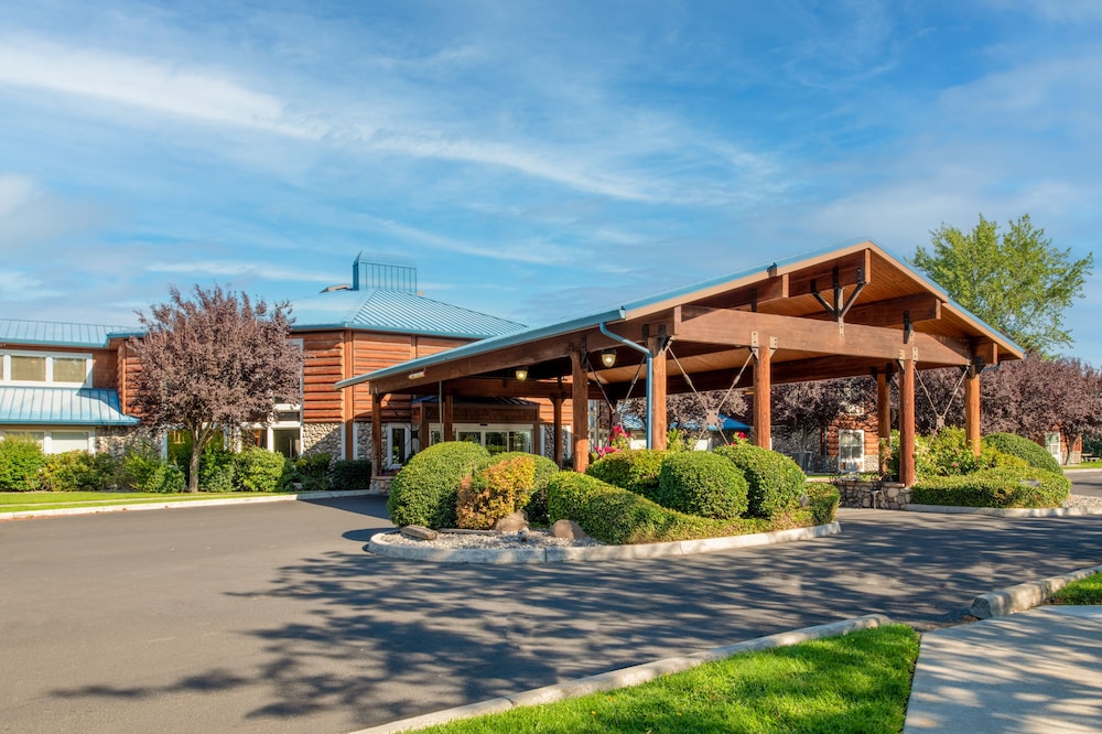 river lodge and grill